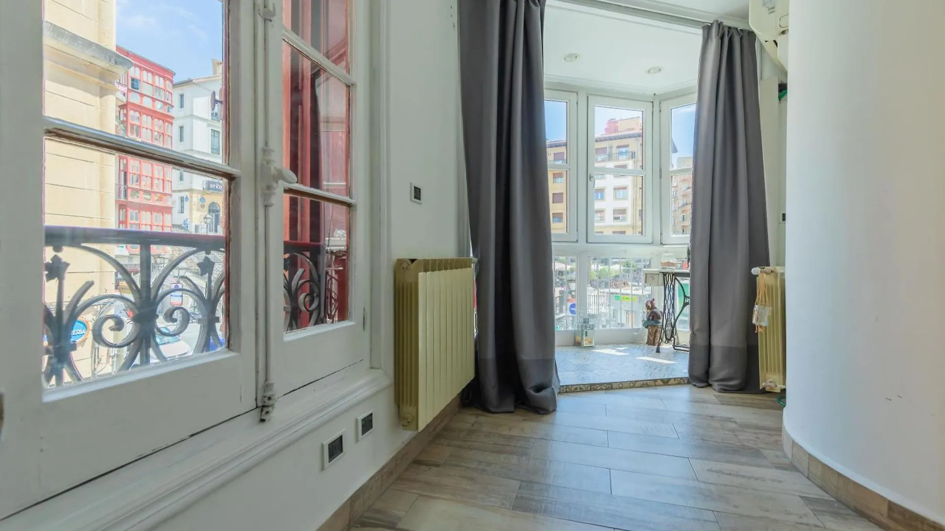 Apartment Kapelagile Kalea-Calle Sombrereria Bilbao Spain